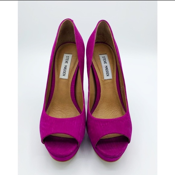 Steve Madden Britty Platform Peep Toe Pump - Picture 2 of 6